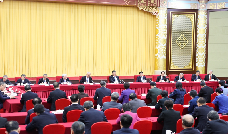 習(xí)近平在看望參加政協(xié)會(huì)議的民盟民進(jìn)教育界委員時(shí)強(qiáng)調(diào)：強(qiáng)化教育對(duì)科技和人才支撐作用?形成人才輩出人盡其才才盡其用生動(dòng)局面